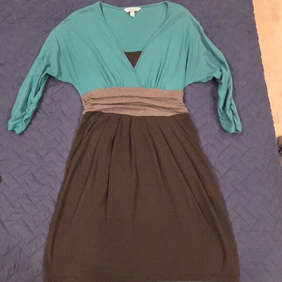 Dress - Picture 1 of 4